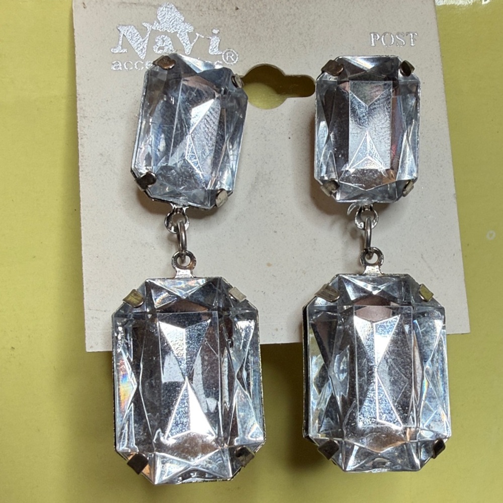 Navi Clear Crystal Drop Earrings – Silver Tone